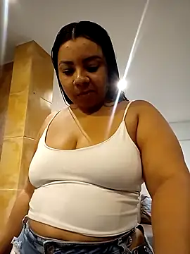 Snapshot of MelanyShayk chatting on December 2024 01:55:02 PM MelanyShayk online show from December 2024 01:55:02 PM