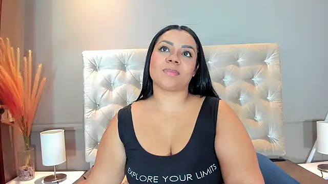 Snapshot of MelanyShayk chatting on December 2024 03:21:02 PM MelanyShayk online show from December 2024 03:21:02 PM