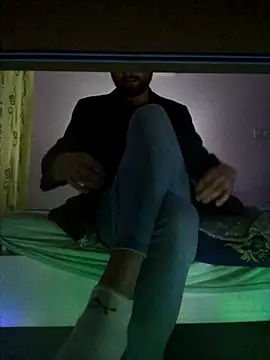 Snapshot of HouseOfCums chatting on October 2025 12:52:01 AM HouseOfCums online show from October 2025 12:52:01 AM