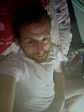 Snapshot of HouseOfCums chatting on October 2025 05:20:02 AM HouseOfCums online show from October 2025 05:20:02 AM