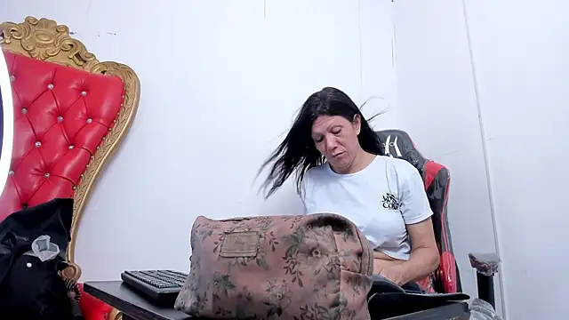 Cleopatra Trans online show from February 2025 11:55:01 AM