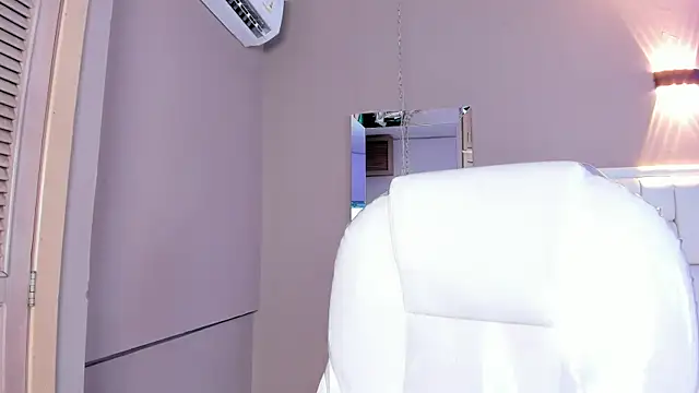 Snapshot of _BunnyNaugthy chatting on November 2025 12:05:02 PM BunnyNaugthy online show from November 2025 12:05:02 PM