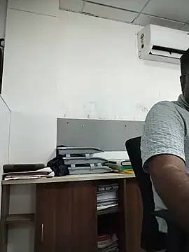 Snapshot of Desi_Londa_143 chatting on May 2026 05:37:01 AM Desi Londa 143 online show from May 2026 05:37:01 AM