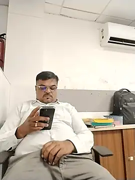 Snapshot of Desi_Londa_143 chatting on July 2026 07:23:02 AM Desi Londa 143 online show from July 2026 07:23:02 AM