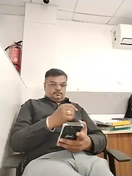 Snapshot of Desi_Londa_143 chatting on July 2026 05:56:01 AM Desi Londa 143 online show from July 2026 05:56:01 AM