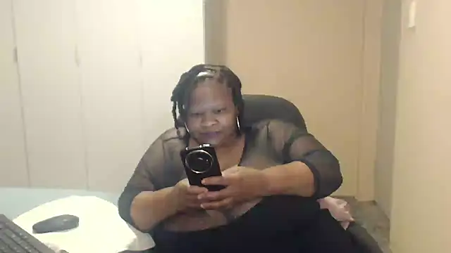 sweetnoziexx online show from September 2025 03:37:02 PM