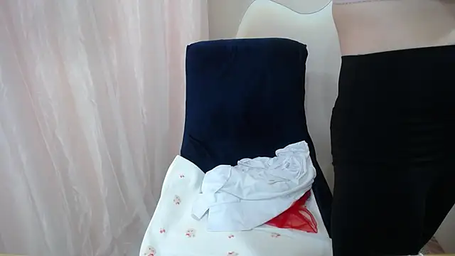 Snapshot of Leiershery chatting on October 2025 12:47:01 AM Leiershery online show from October 2025 12:47:01 AM