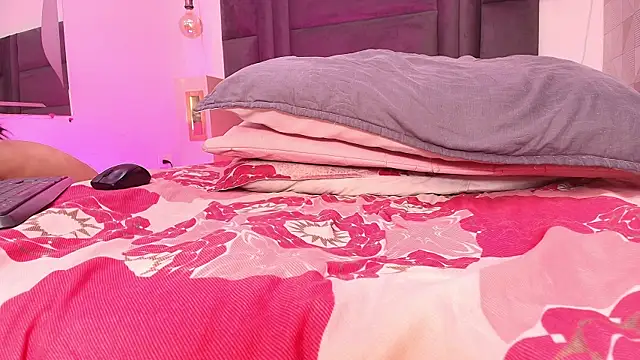 arletmss online show from January 2025 05:56:01 PM