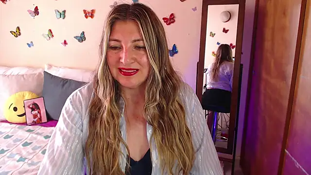 Jolie-Mature online show from December 2024 08:51:02 PM