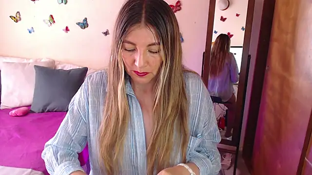 Jolie-Mature online show from March 2025 08:32:01 PM