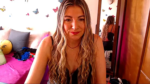 Jolie-Mature online show from November 2025 04:34:02 PM