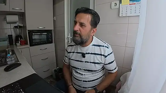 Snapshot of TigerOne19 chatting on June 2026 04:38:01 PM TigerOne19 online show from June 2026 04:38:01 PM