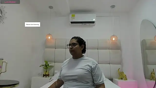 DanielleEvans  online show from November 2025 11:21:02 AM