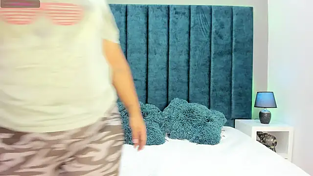 DanielleEvans  online show from December 2025 11:19:01 AM