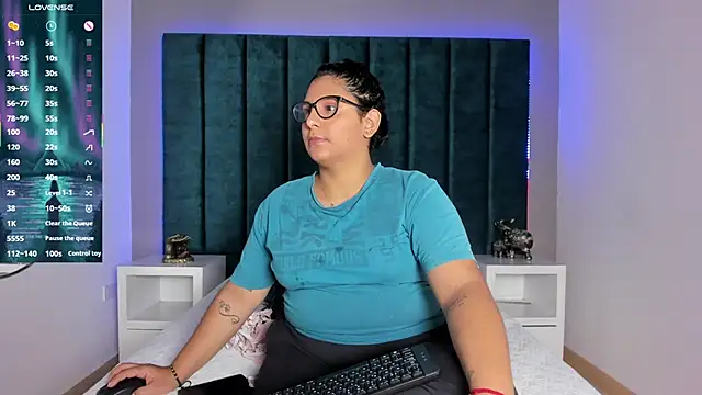 DanielleEvans  online show from January 2026 11:26:01 AM