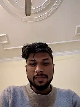 Snapshot of _IRRESISTIBLE_ chatting on December 2024 09:00:01 AM IRRESISTIBLE online show from December 2024 09:00:01 AM