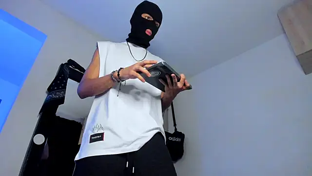 Samuel Suarez online show from November 2025 02:12:01 AM