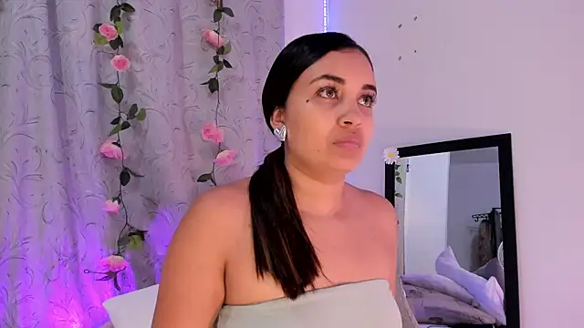 Snapshot of aisha_es chatting on January 2025 10:16:02 PM aisha es online show from January 2025 10:16:02 PM