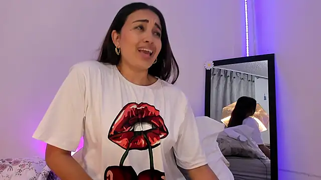 Snapshot of aisha_es chatting on January 2025 10:22:01 PM aisha es online show from January 2025 10:22:01 PM