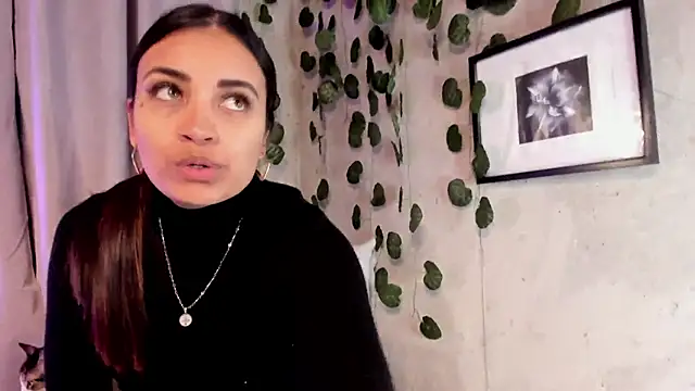 Snapshot of aisha_es chatting on February 2025 11:22:01 PM aisha es online show from February 2025 11:22:01 PM