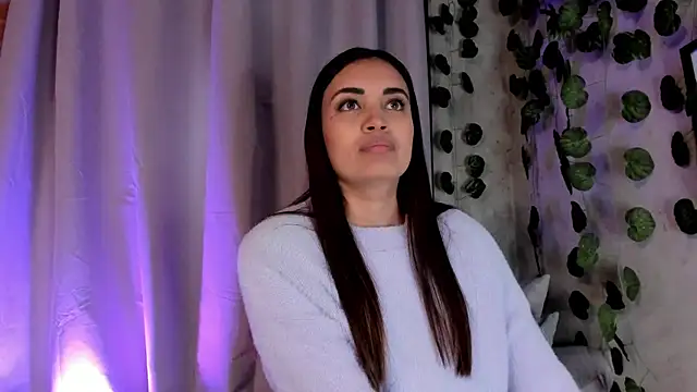 Snapshot of aisha_es chatting on March 2025 08:32:01 PM aisha es online show from March 2025 08:32:01 PM