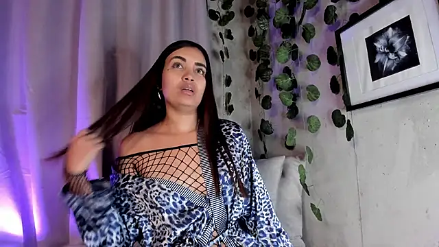 Snapshot of aisha_es chatting on March 2025 01:52:02 AM aisha es online show from March 2025 01:52:02 AM