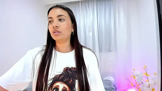 Snapshot of aisha_es chatting on October 2025 10:09:02 PM aisha es online show from October 2025 10:09:02 PM