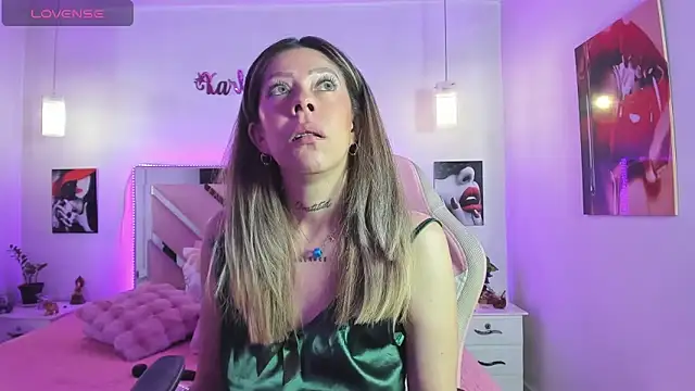 Karly moon online show from November 2025 05:18:01 AM