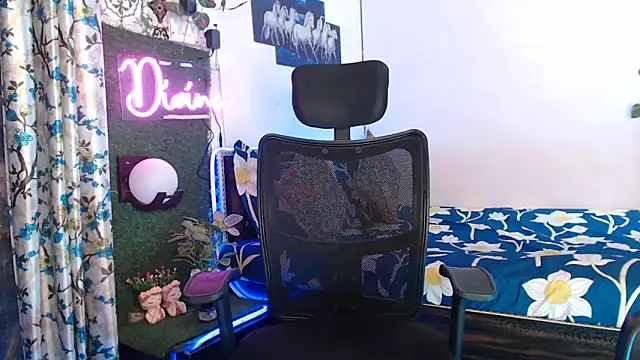 Snapshot of The_Divine_Love chatting on January 2025 10:12:01 PM The Divine Love online show from January 2025 10:12:01 PM