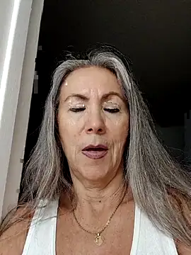 EvaRobinson online show from February 2025 01:50:01 PM