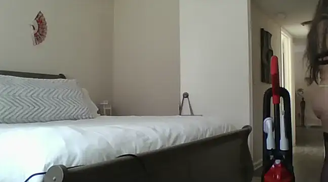 EvaRobinson online show from February 2025 04:57:01 PM