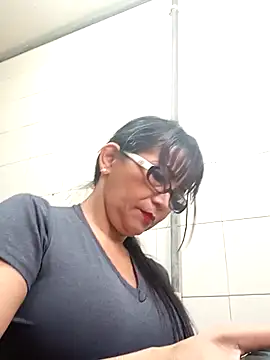 kelly dirty  online show from February 2026 06:01:01 PM