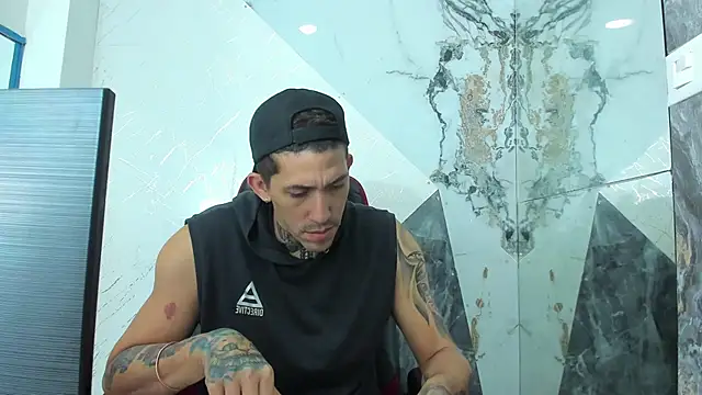 yeckodream online show from November 2025 09:32:01 PM