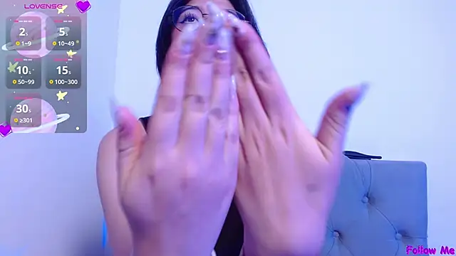 Red-moon1 online show from December 2024 05:29:01 PM