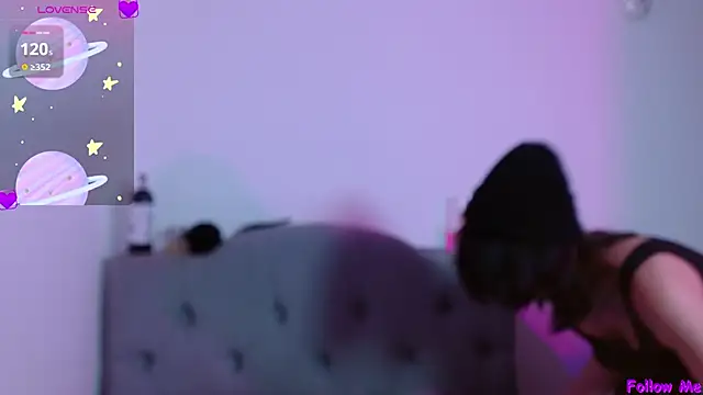 Red-moon1 online show from January 2025 01:41:01 PM