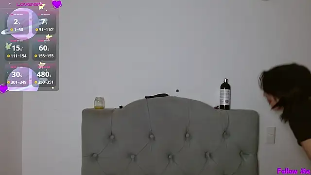 Red-moon1 online show from February 2025 10:37:02 AM