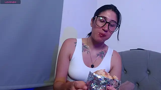 Red-moon1 online show from October 2025 03:26:02 AM