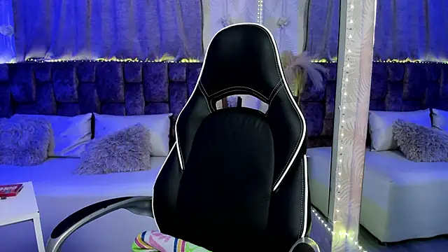 sophiaamethystt online show from January 2025 02:46:02 PM