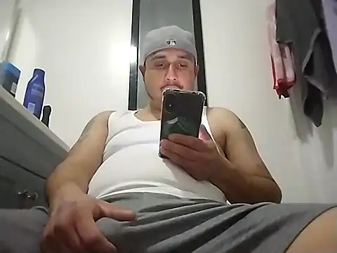 Snapshot of thickcocklatino chatting on January 2025 01:04:01 PM thickcocklatino online show from January 2025 01:04:01 PM