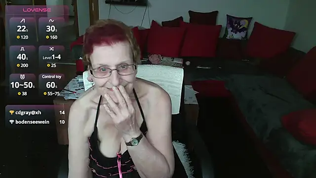 HeisseomaOriginal online show from January 2025 12:00:01 PM