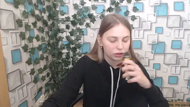 Snapshot of klerkarina chatting on March 2025 10:24:02 AM klerkarina online show from March 2025 10:24:02 AM