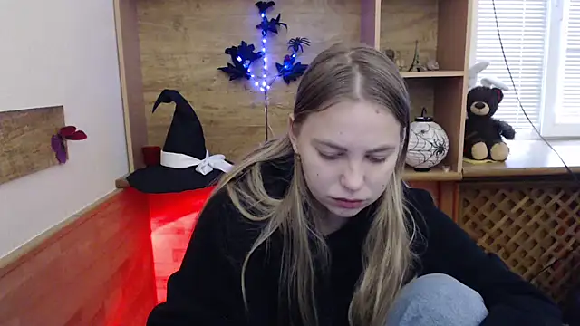 Snapshot of klerkarina chatting on November 2025 06:01:01 AM klerkarina online show from November 2025 06:01:01 AM