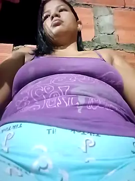 Snapshot of ValeriaSantos- chatting on December 2024 01:29:01 AM ValeriaSantos- online show from December 2024 01:29:01 AM