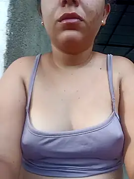 Snapshot of ValeriaSantos- chatting on January 2025 12:27:02 PM ValeriaSantos- online show from January 2025 12:27:02 PM