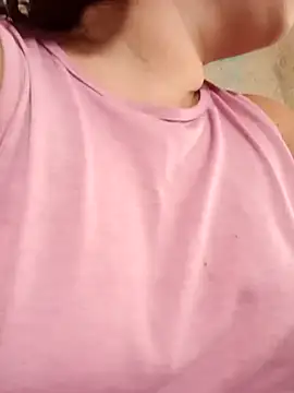 Snapshot of ValeriaSantos- chatting on February 2025 06:26:01 PM ValeriaSantos- online show from February 2025 06:26:01 PM