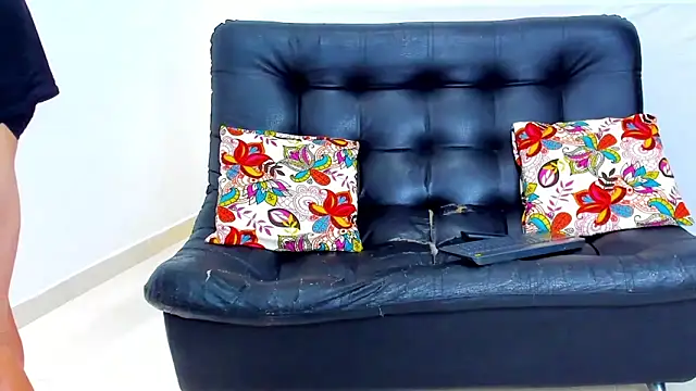 AlfredWalker online show from February 2026 01:40:02 PM