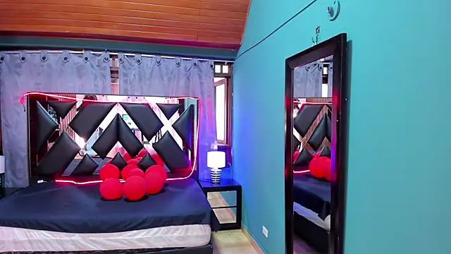 Linda4Petite online show from February 2025 06:01:02 PM