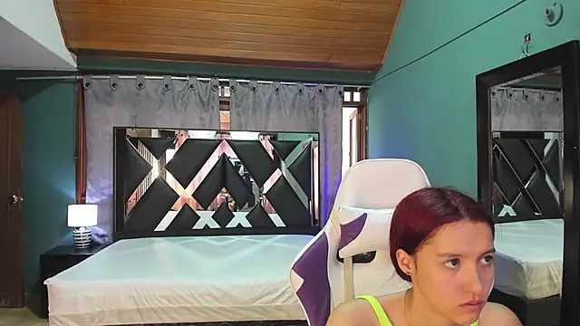 Linda4Petite online show from March 2025 06:00:02 PM