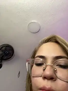 Snapshot of NatashaCruz- chatting on December 2024 09:38:02 PM NatashaCruz- online show from December 2024 09:38:02 PM