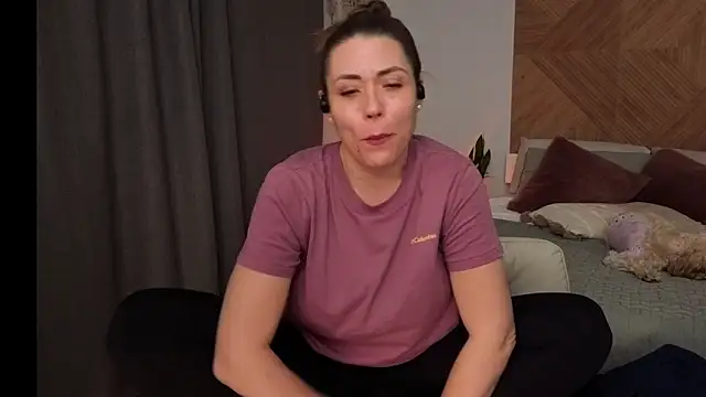Ellie-L-Elizabeth online show from May 2026 04:53:02 AM